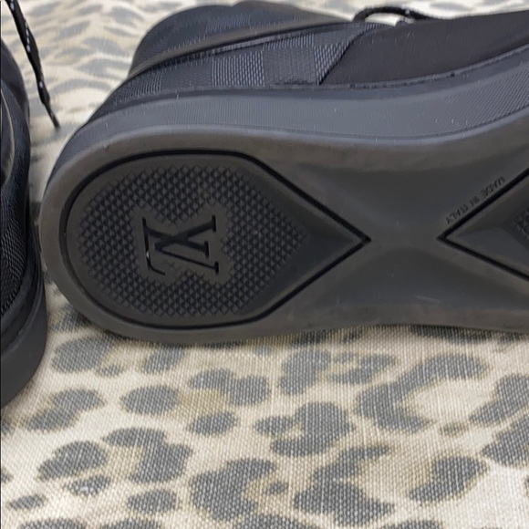 Louis Vuitton sneakers - Picture 4 of 8